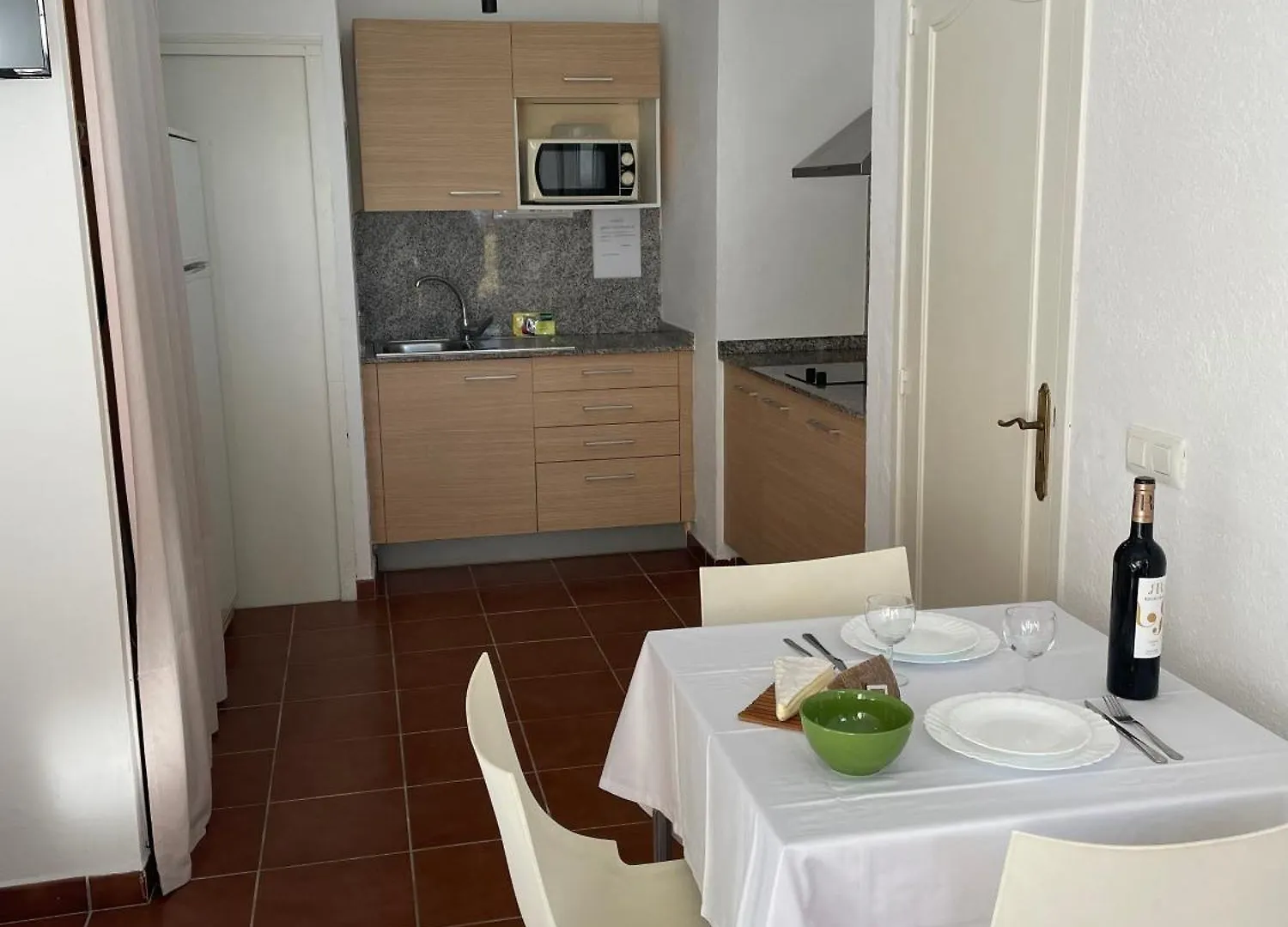 Veuras El Mar - Madrague Beach Studio 22 Apartment Roses 0*,  Spain