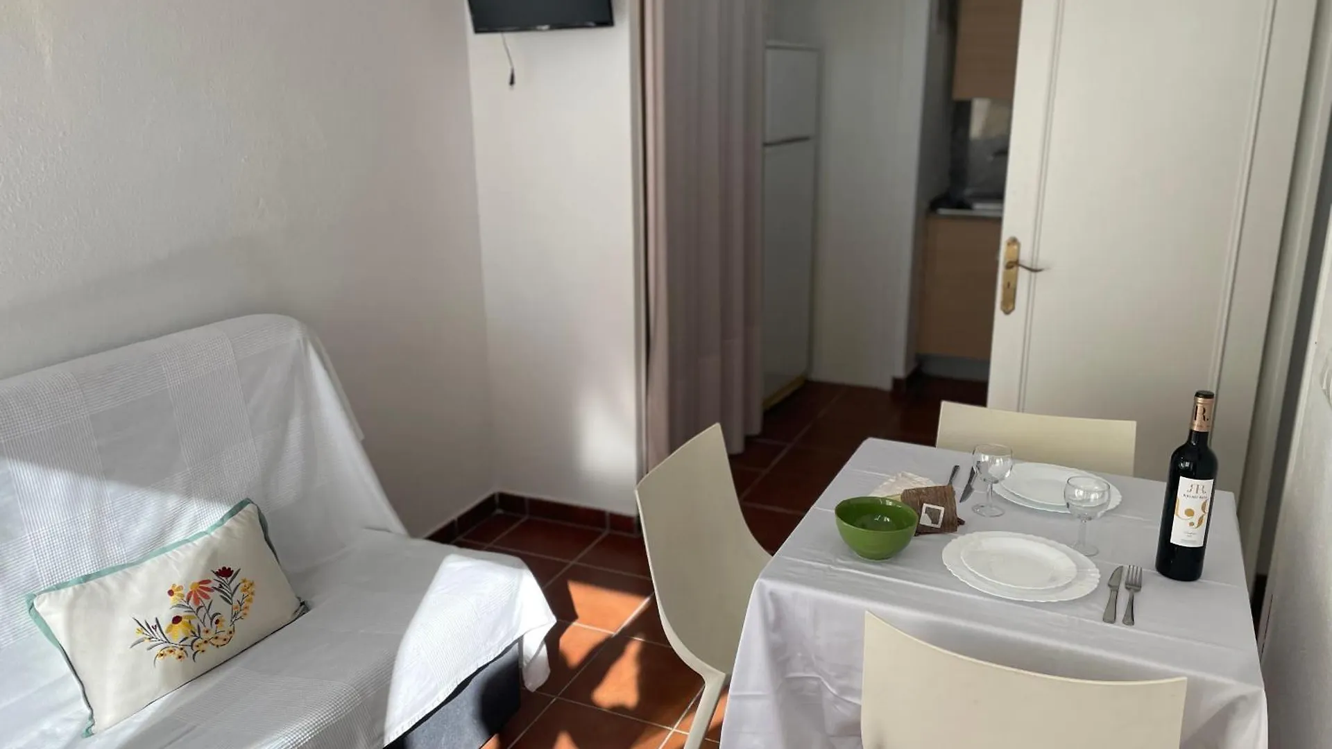 Veuras El Mar - Madrague Beach Studio 22 Apartment Roses